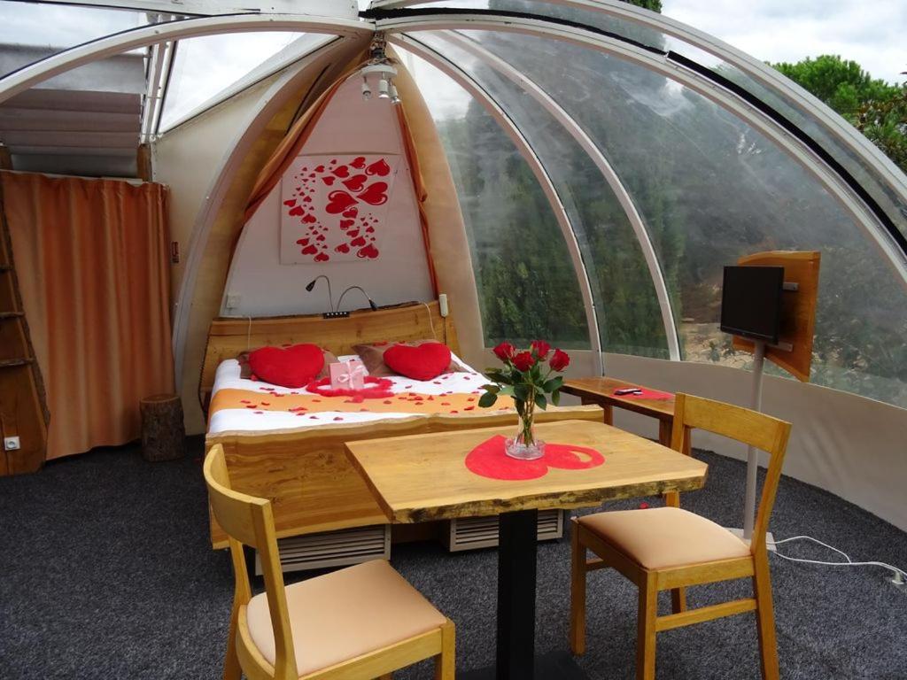 Les D'hotes Au Bois Fleuri